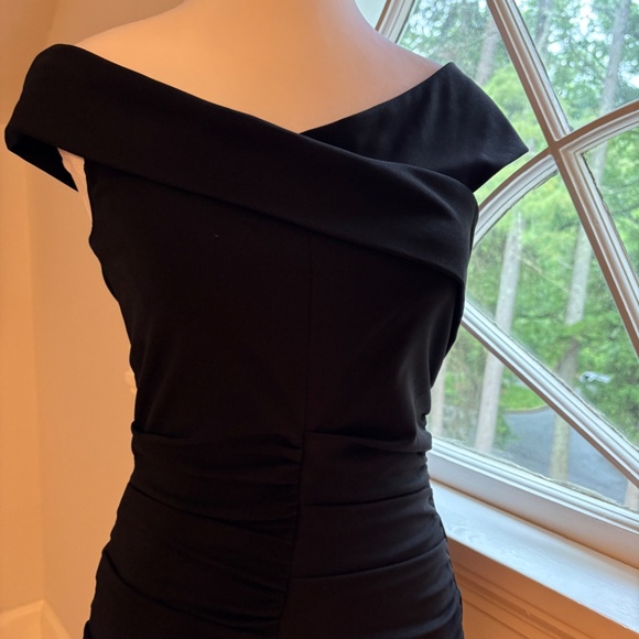 Designer Nichole Miller On Shoulder Neckline Rushed dress body - Picture 2 of 5